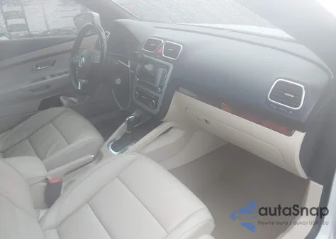 2012 Volkswagen Eos Executive z USA, uszkodzony, nr VIN WVWFW7AH0CV009066